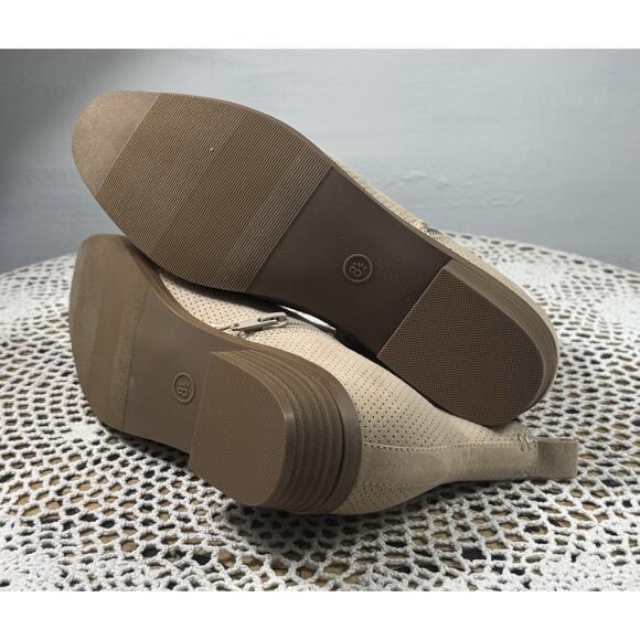 Ladies Ankle Booties Size 8.5 M Beige by Universal Threads Zip-up sku 3336 - Picture 8 of 8